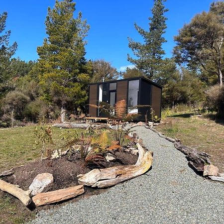 Ruru Tiny House By Tiny Away Villa Rangihaeata Dış mekan fotoğraf