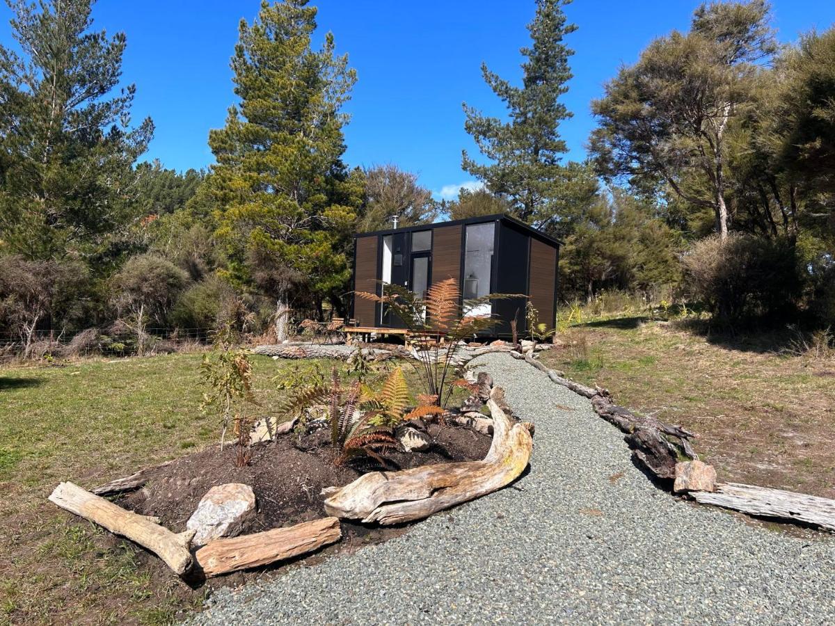 Ruru Tiny House By Tiny Away Villa Rangihaeata Dış mekan fotoğraf