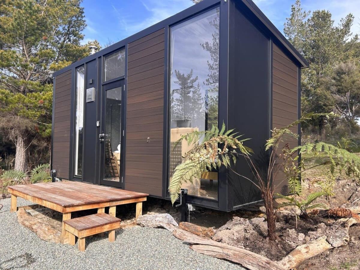 Ruru Tiny House By Tiny Away Villa Rangihaeata Dış mekan fotoğraf